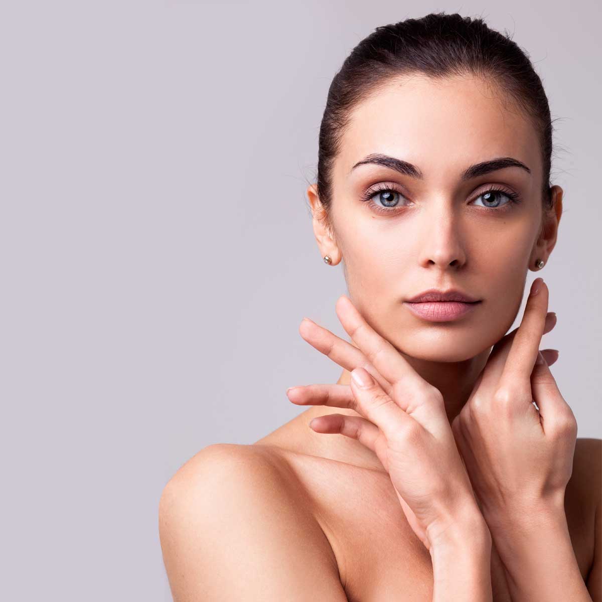 Scopri come prendersi cura della pelle del viso su ICON SkinTime e prova i nostri dermocosmetici!